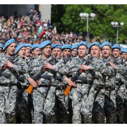 Има ли желаещи? Всеки до 40 г. може да служи доброволно за 6 месеца