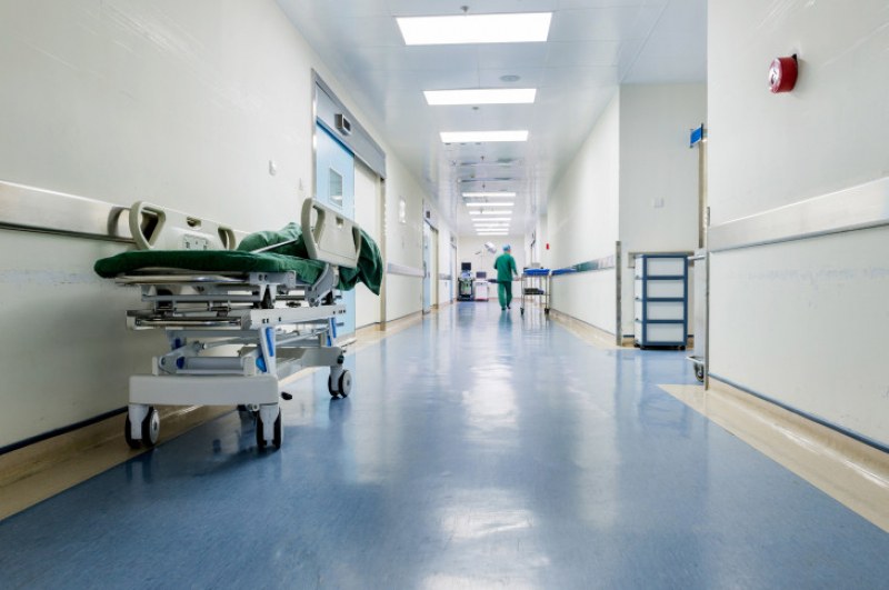 COVID проблем: Лекари си тръгват, закриват Инфекциозно отделение