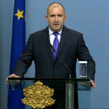 Президентът Румен Радев с извънредно обръщение   ВИДЕО