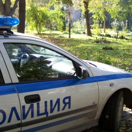 Тийнейджър блудства с момче в училищна тоалетна в Пловдивско