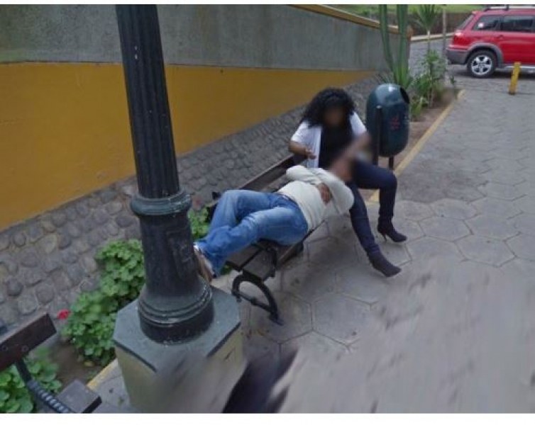 Няма скрито: Мъж хвана жена си в изневяра в Google Street View