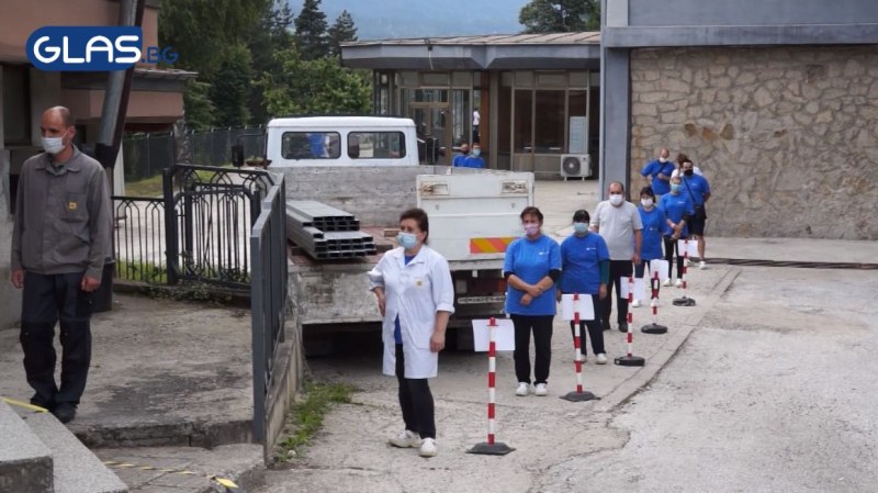 Изчезва ли? България регистрира най-ниския брой заразени от месеци! ТАБЛИЦА