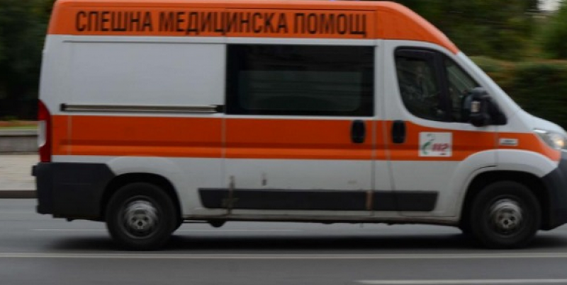 Пловдивско БМВ блъсна кола, прати две жени в болница