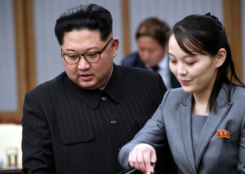 Сестрата на Ким Чен Ун сега е №2 в Северна Корея. Ще стане ли №1?