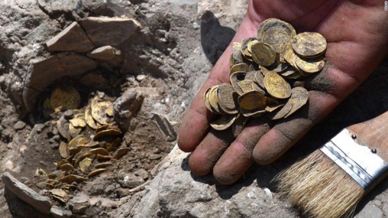 Откриха златно съкровище от IX век!  СНИМКИ