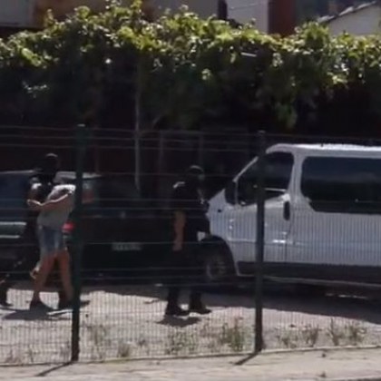 Извънредно! Бопаджии арестуваха гард на братя Галеви! Зрелищно ВИДЕО