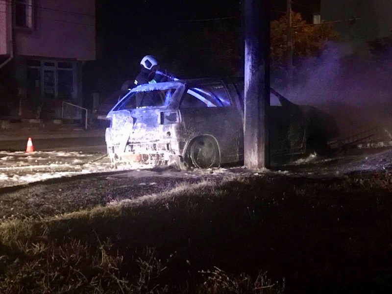 Има обгорели хора след експлозията на кола в движение в Бургас