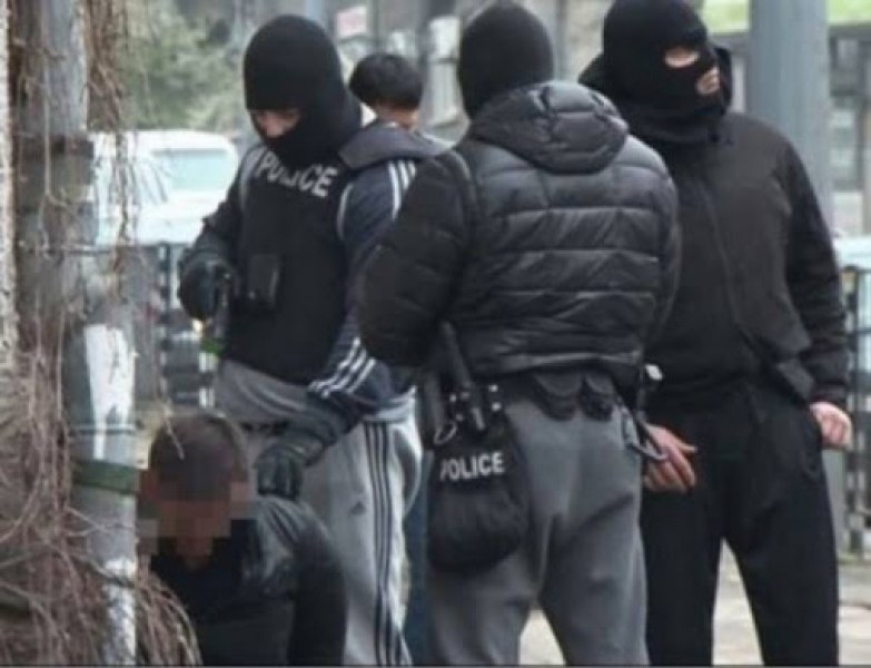 Мащабна акция на полицията във 