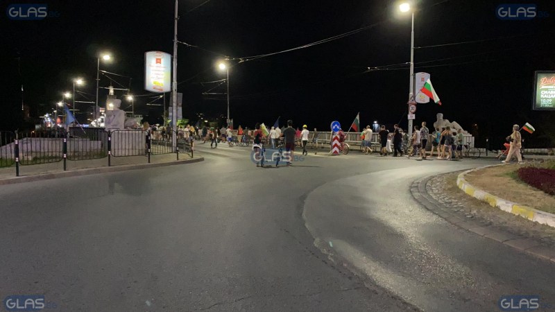 Падна блокадата! След полунощ освободиха пътя на моста над Марица