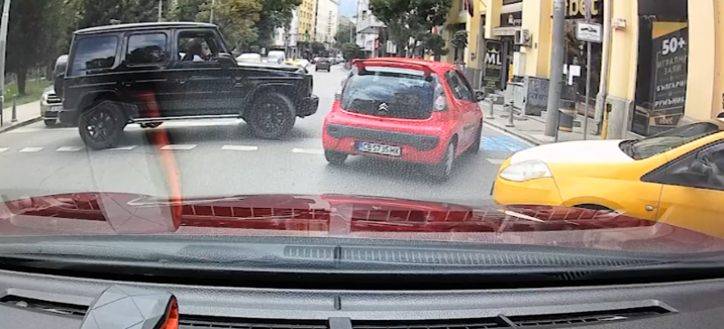 Ето какво го чака джигита, блъскал нарочно кола с бебе в столицата!