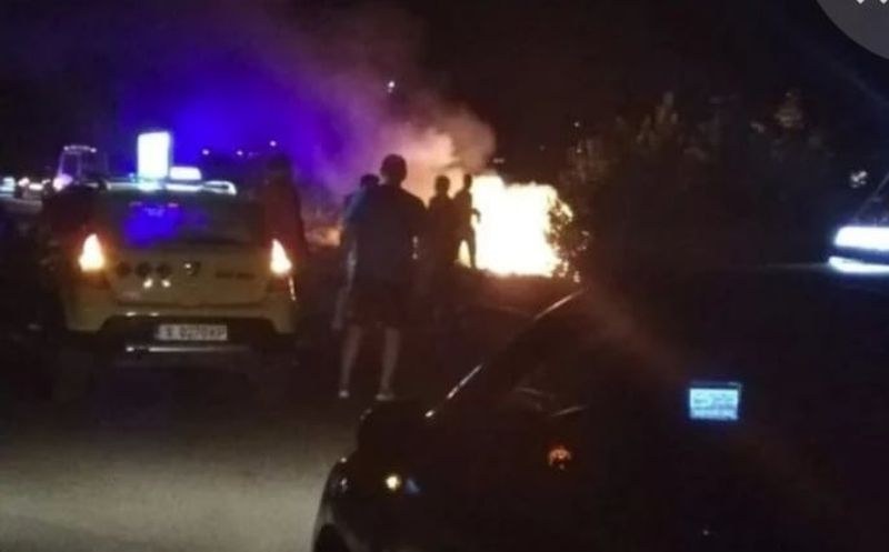 БМВ се вряза в кръгово, помля мантинела и избухна в пламъци!