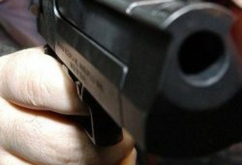 49-годишен уби от упор мъж с преработен газов пистолет! Отива на съд