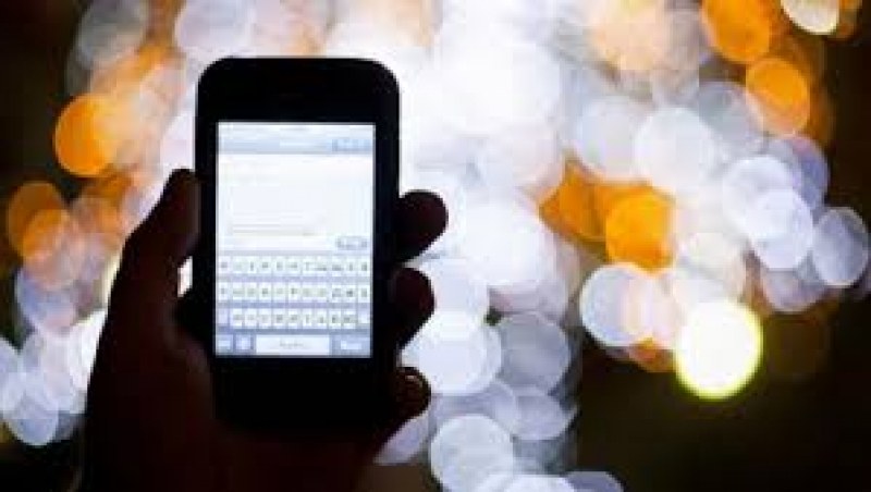 Българи получават SMS-и за 14-дневна карантина! Грешка в системата!