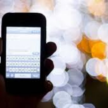 Българи получават SMS-и за 14-дневна карантина! Грешка в системата!