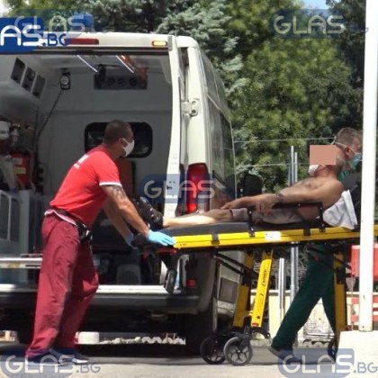 Мъж се заби в мантинела в София! Получил инсулт зад волана