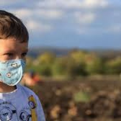 Къде им е усмивката? Родители не искат маски и изолация на деца при COVID-19