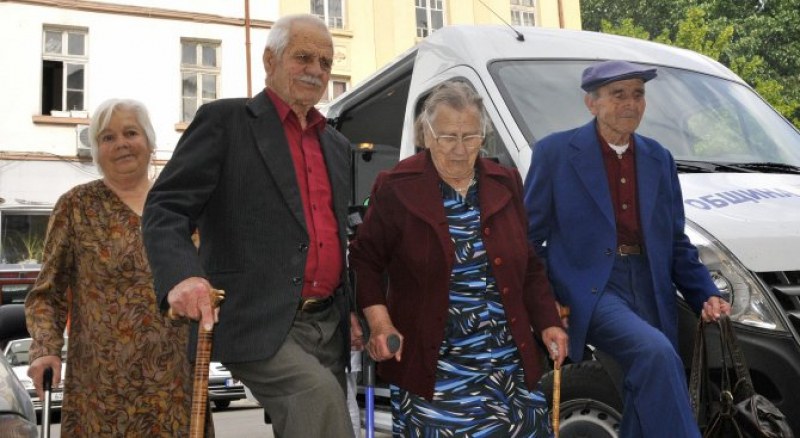 Стана ясно докога пенсионерите ще получават по 50 лева месечно!