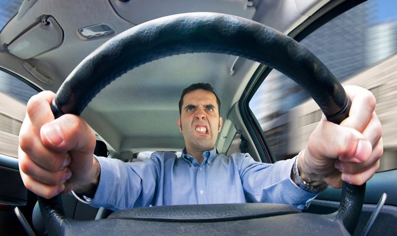 Лошите ни шофьорски навици, които правят от колите – трошки!