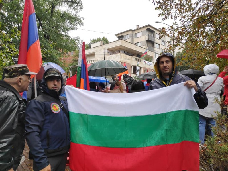 Арменци излязоха на протест в София!  СНИМКИ