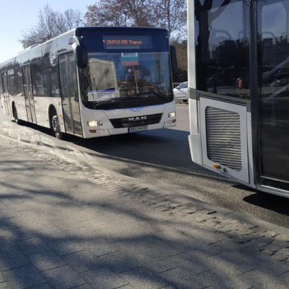 Пиян шофьор вози пълен автобус с пътници в Пловдив! СНИМКА