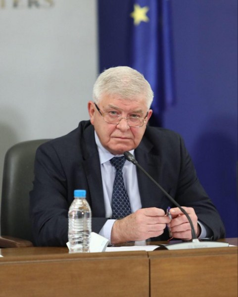 Ананиев с мрачна прогноза за здравното осигуряване