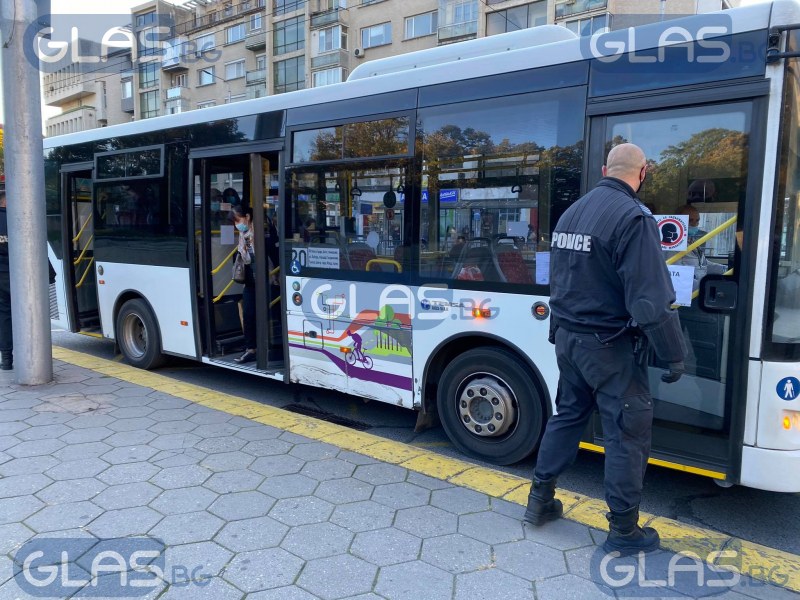 Масови проверки за носене на маски в пловдивските автобуси СНИМКИ
