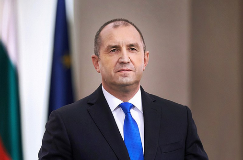 Румен Радев вече не е под карантина