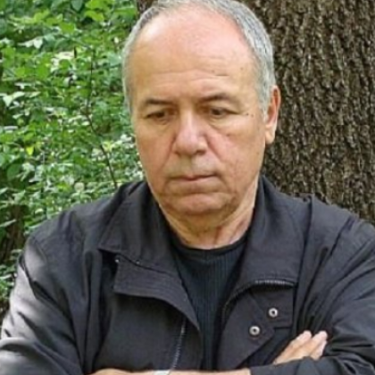 Почина писателят Александър Томов