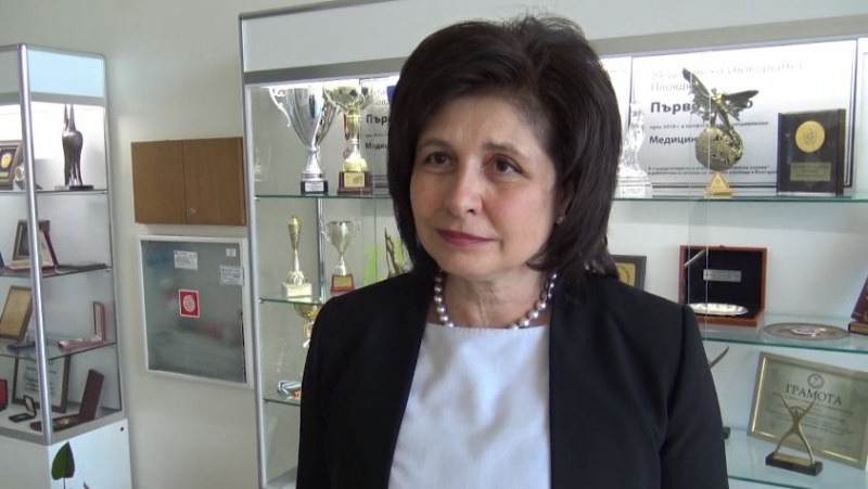 Ректорът на МУ-Пловдив за готовността студенти да работят в болниците ВИДЕО