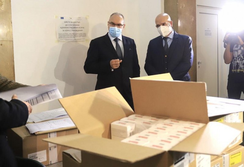 Ген. Мутафчийски каза в кои случаи ще се използва получения „Ремдесивир