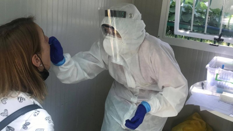 Глътка въздух: Над 1000 заразени по-малко. Разпределението им по области
