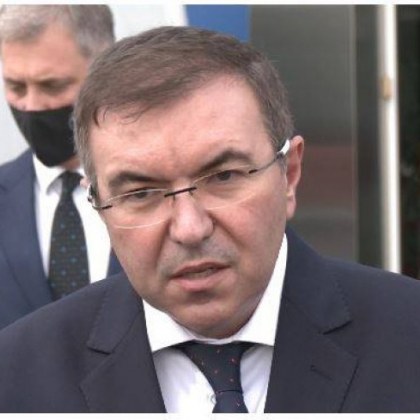 Здравният министър отговори ще има ли нови мерки!