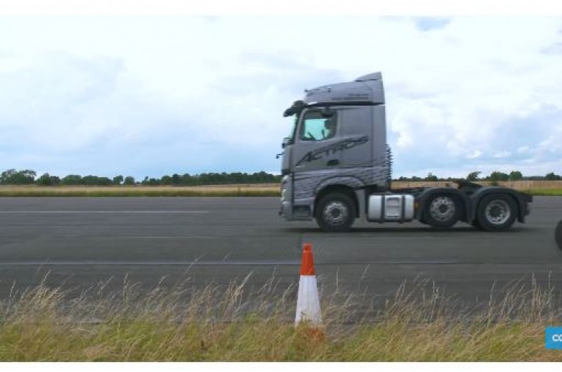 Mercedes-Benz Actros и Scania R500 се изправиха в драг битка  ВИДЕО