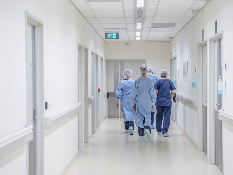 Защо не може да имаме болници само за пациенти с COVID-19?