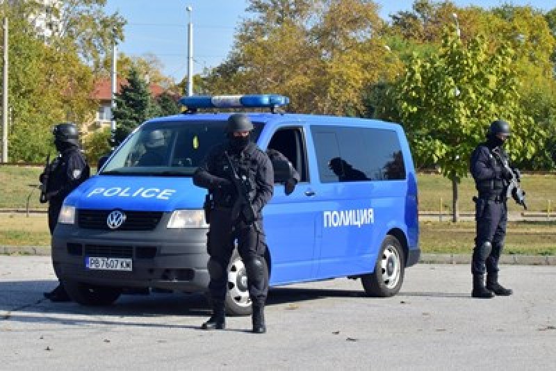 Навръх празника – пловдивски топ полицаи с високи отличия от министъра