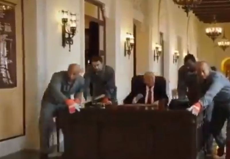 Twitter е залят с подигравки за загубата на Тръмп ВИДЕО