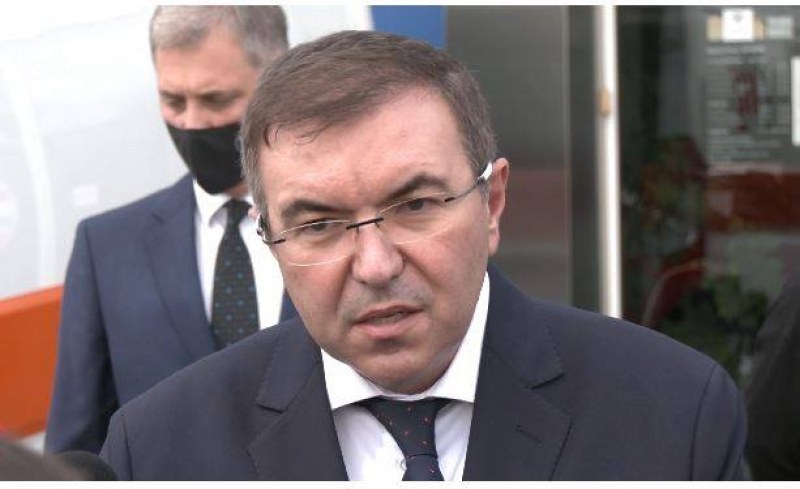 Здравният министър: Самолечението е много опасно, лекарства в болниците има