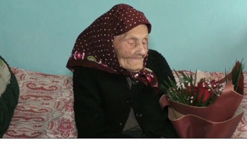 Баба Слава от Пловдивско отбеляза 100-годишен юбилей в добро здраве