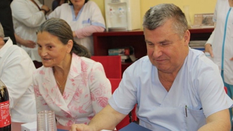 Шеф на детско отделение, спасил стотици деца, почина от вируса!