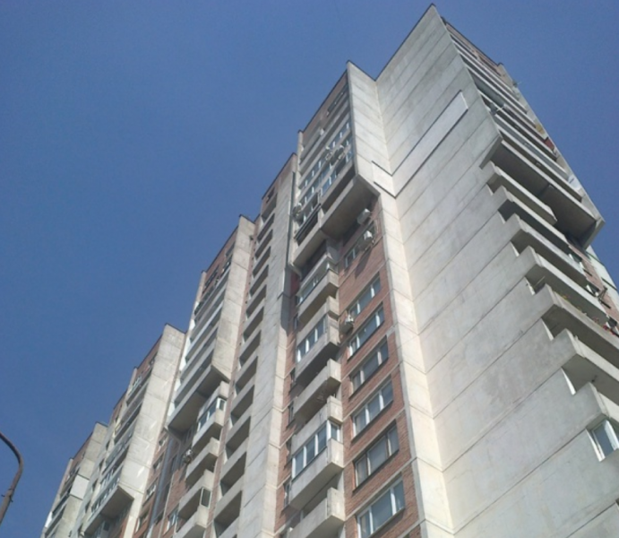 Болен от Ковид мъж скочи от 11-я етаж