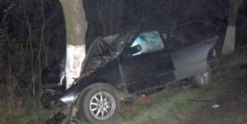 Пиян шофьор не овладя колата си, един загина, а трима са ранени!