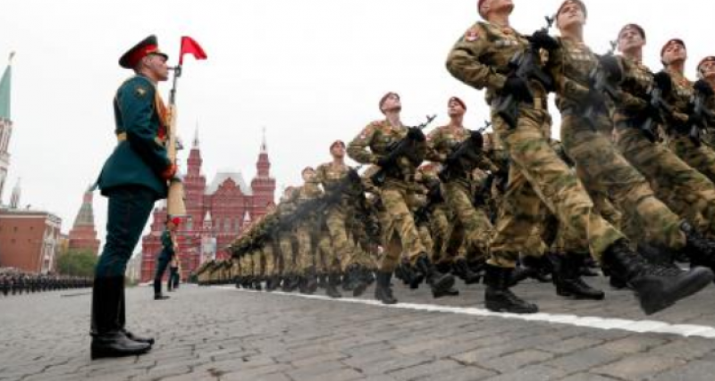 Русия стартира масова ваксинация на военните