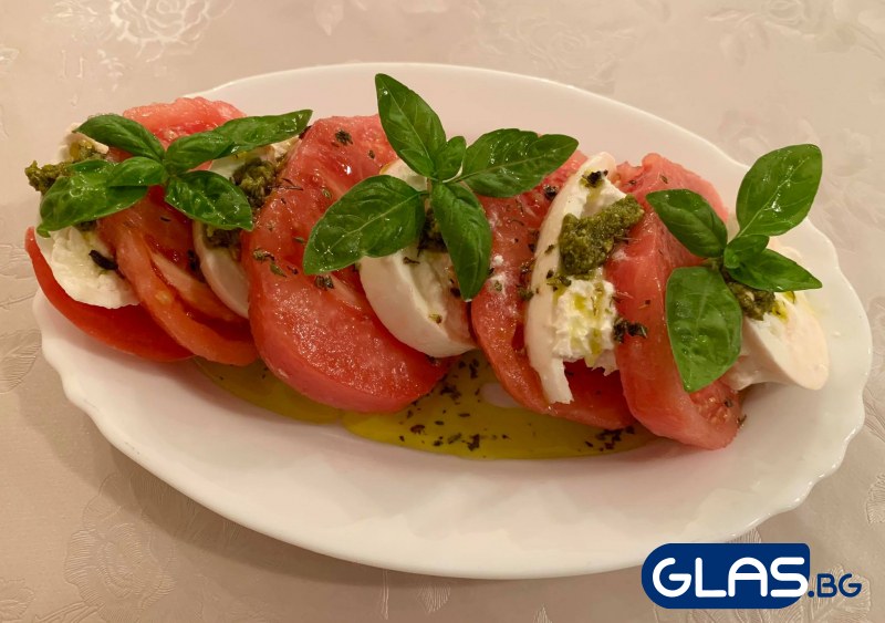 Салата Капрезе с вкусни домати – как да си я приготвим?