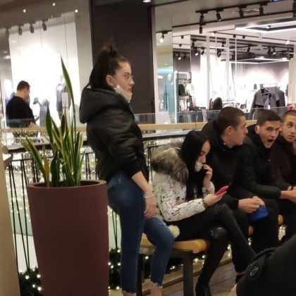 За младите важат ли правилата, или както им дойде?