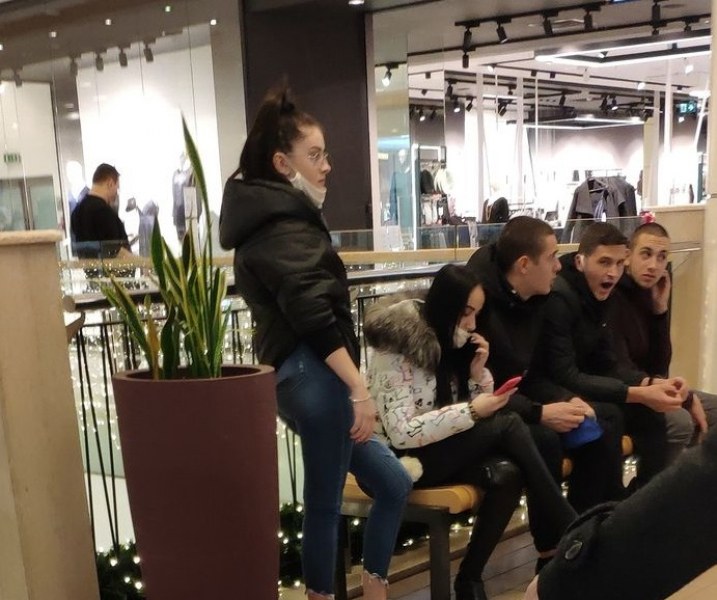 За младите важат ли правилата, или както им дойде?