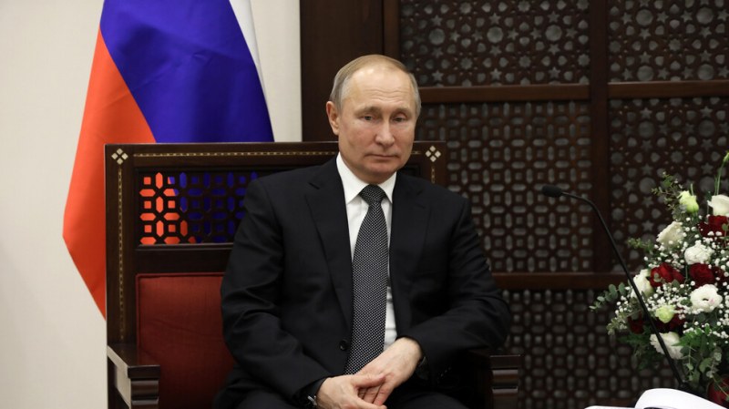 Охранител на Путин се застреля в Кремъл!