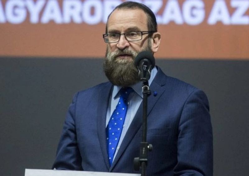 Евродепутатът, защитаващ семейните ценности, подаде оставка след гей парти