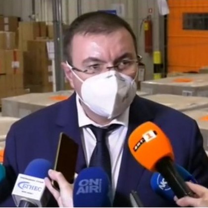 Здравният министър каза какво се случва с животоспасяващите инжекции за бременни