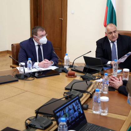Премиерът: Готови сме за първите доставки на ваксини