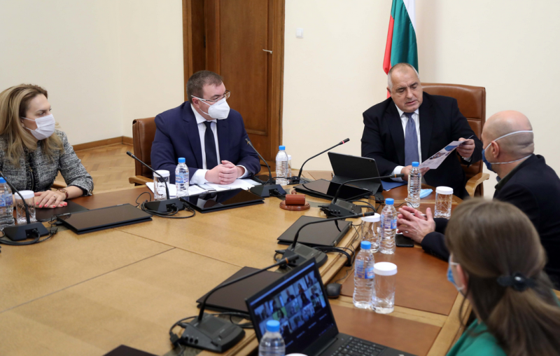 Премиерът: Готови сме за първите доставки на ваксини